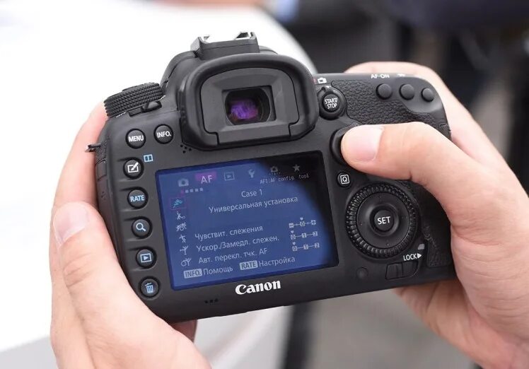 Как снимать на eos. Canon eos 7d body. видоискатель canon 7d. canon 7 видоискатель. canon 5d mark ii[ экран.