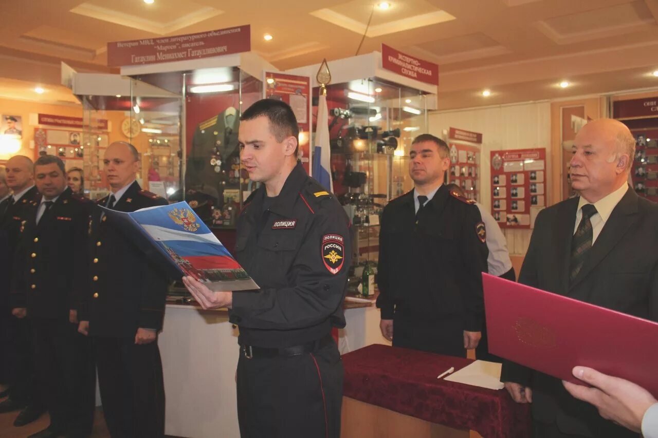 Омвд златоуст. Сотрудники полиции россии златоуст. Отдел полиции златоуст. Омвд златоуст. Начальник полиции златоуст.