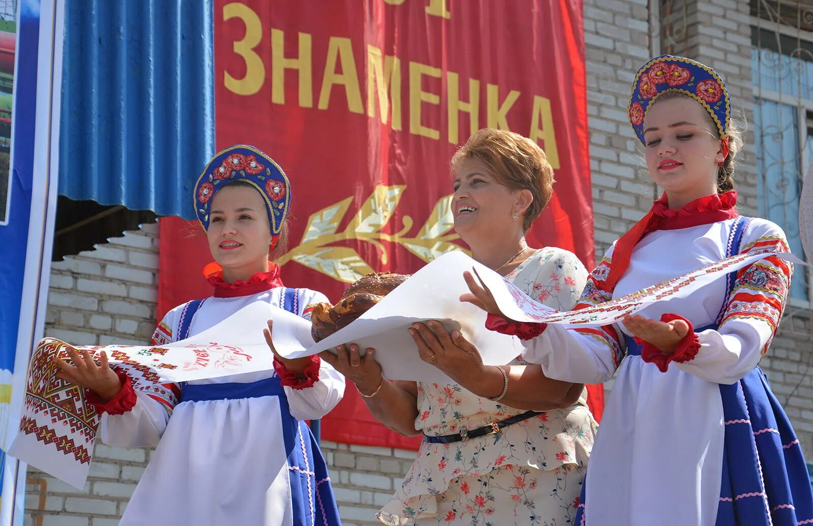 Погода в знаменке славгородского района алтайского края. Село Знаменка Минусинского района. Знаменская школа Минусинский район. Село Знаменка Минусинского района Красноярского края. Минусинск село Знаменка сельсовет.