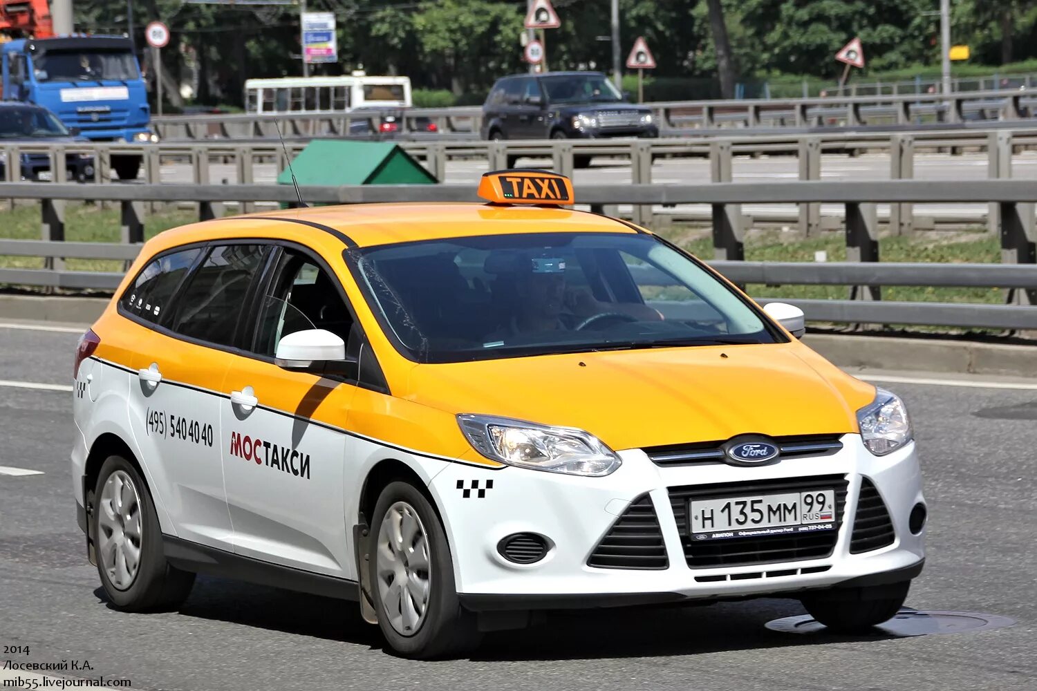 Такси кэб нью йорк. Ford focus 3 хэтчбек такси. Какие авто используют в такси. Какие авто используют в такси. Форд мондео такси.