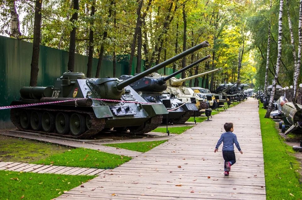 Военный парк в москве. Музей техники Вадима Задорожного. Архангельское музей техники Вадима Задорожного. Музей Вадима Задорожного Военная техника. Музей военной техники в Красногорске.