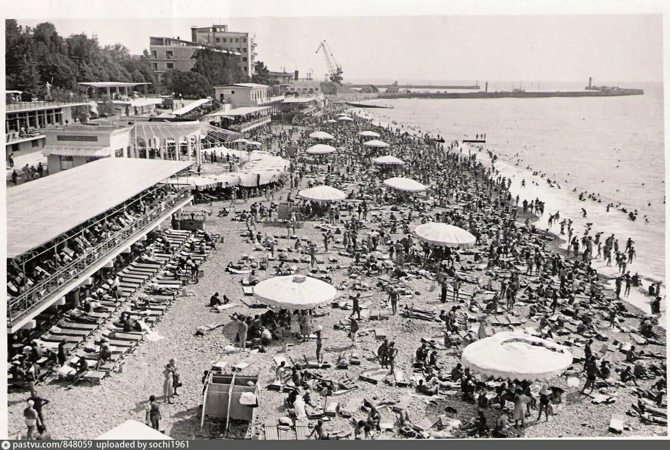 Сочи 1960. Сочи в 1960 годах. пляж ссср сочи. старый сочи 80 пляж.
