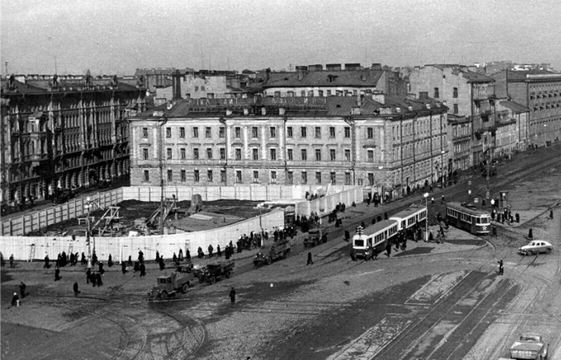 История пл. Площадь Восстания 1955. Знаменская площадь и площадь Восстания. Знаменская площадь в Санкт-Петербурге площадь Восстания. Знаменская Церковь площадь Восстания.