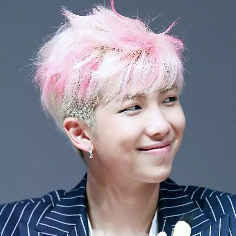 Чимин милый. Чимин бтс. Чимин из бтс 2022. Бтс розовый. Чимин бтс розовый.