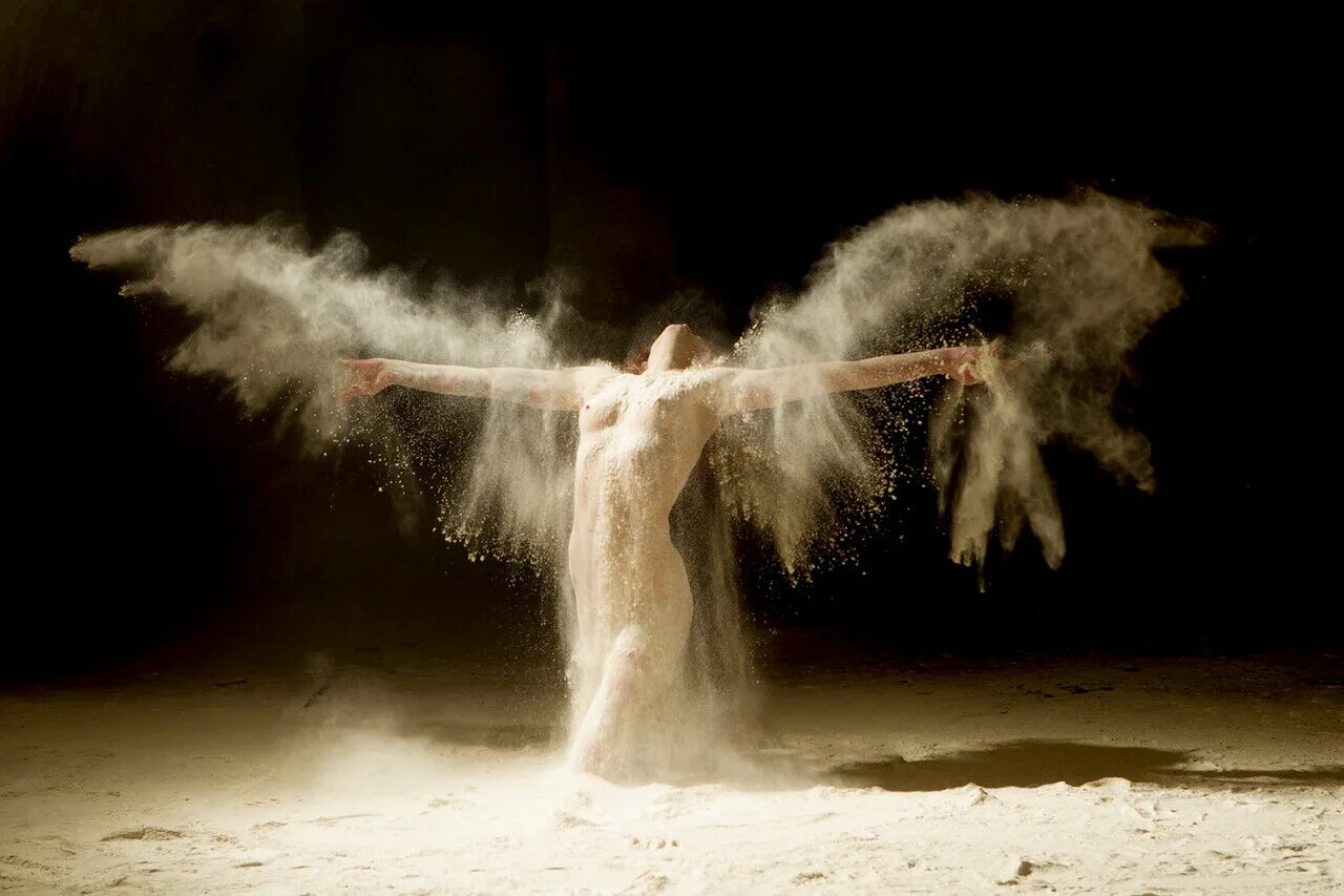 Ludovic Florent Звездная пыль. Людовик Флоран (Ludovic Florent). Фотограф Ludovic Florent. Растворился в воздухе.