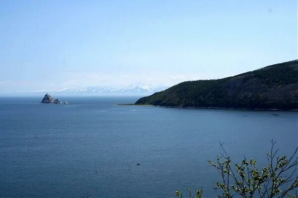Магадан 3 брата. Три брата (острова, охотское море). Мыс гертнера. Охотское море магадан бухта гертнера. Битков журналист магадан брат.