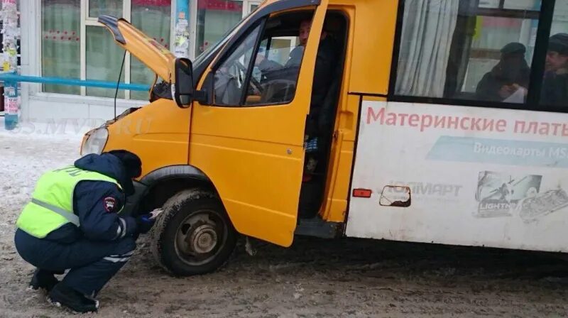 Неисправный маршрутный. Водитель маршрутки Омск. Водитель автобуса в Омске вакансии.