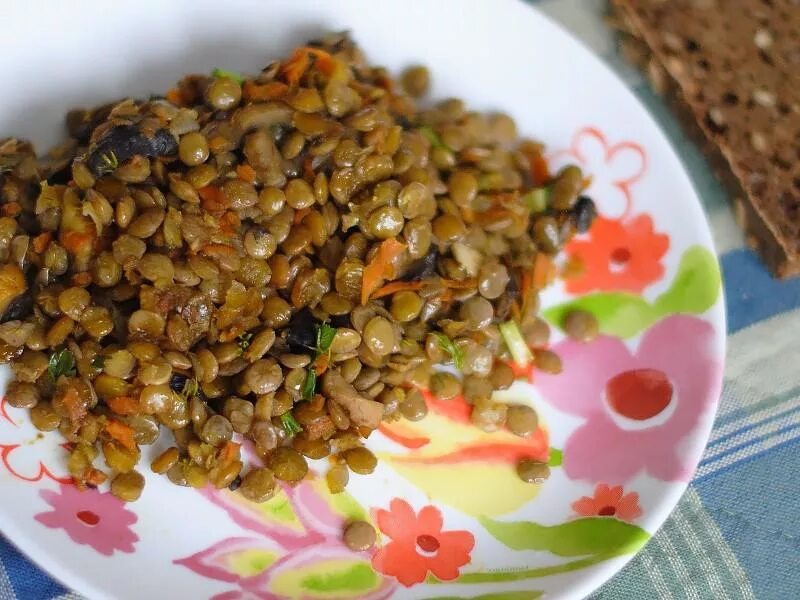 Как приготовить вкусно чечевицу на гарнир зеленую. Чечевица зеленая каша. чечевичная каша. гарнир из чечевицы. гарнир из чечевицы зеленой.