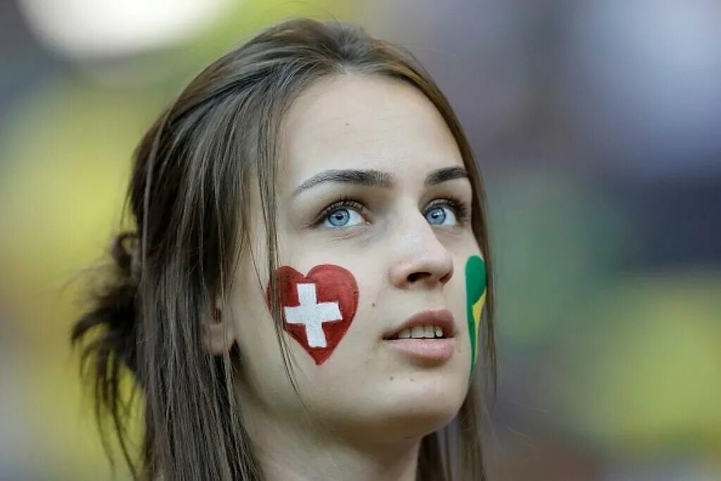 Шведки девушки. Швейцарка. Switzerland girl. Швейцарцы женщины. Сумасшедшая фанатка.