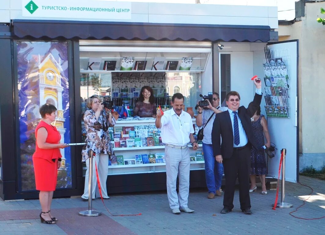 Работа в малоярославце. Рынок Малоярославец. Малоярославец рынок фото. Рынок малый Ярославец. Малоярославец Центральный рынок.