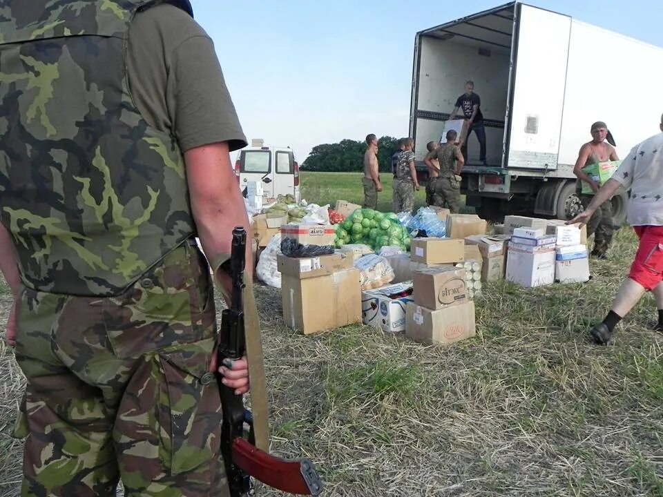 Солдат армии россии. Волонтеры победы. Волонтеры победы день победы. Набор военных добровольцев. Военный психолог вс рф.