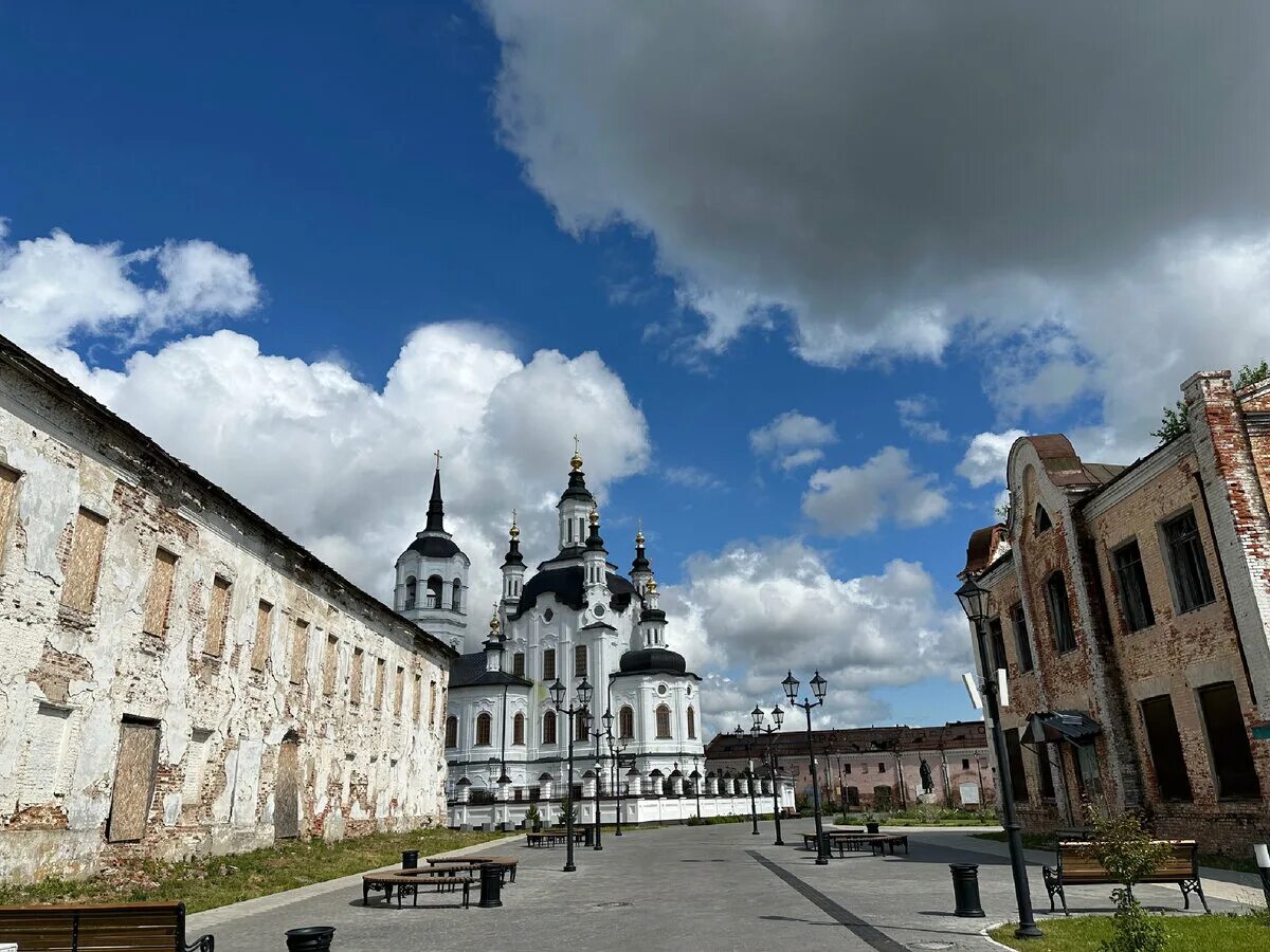 Купить тобольске б у. Заброшки в Тобольске. Город призраков. Дом Пиленкова Тобольск. Заброшки города Тобольск.