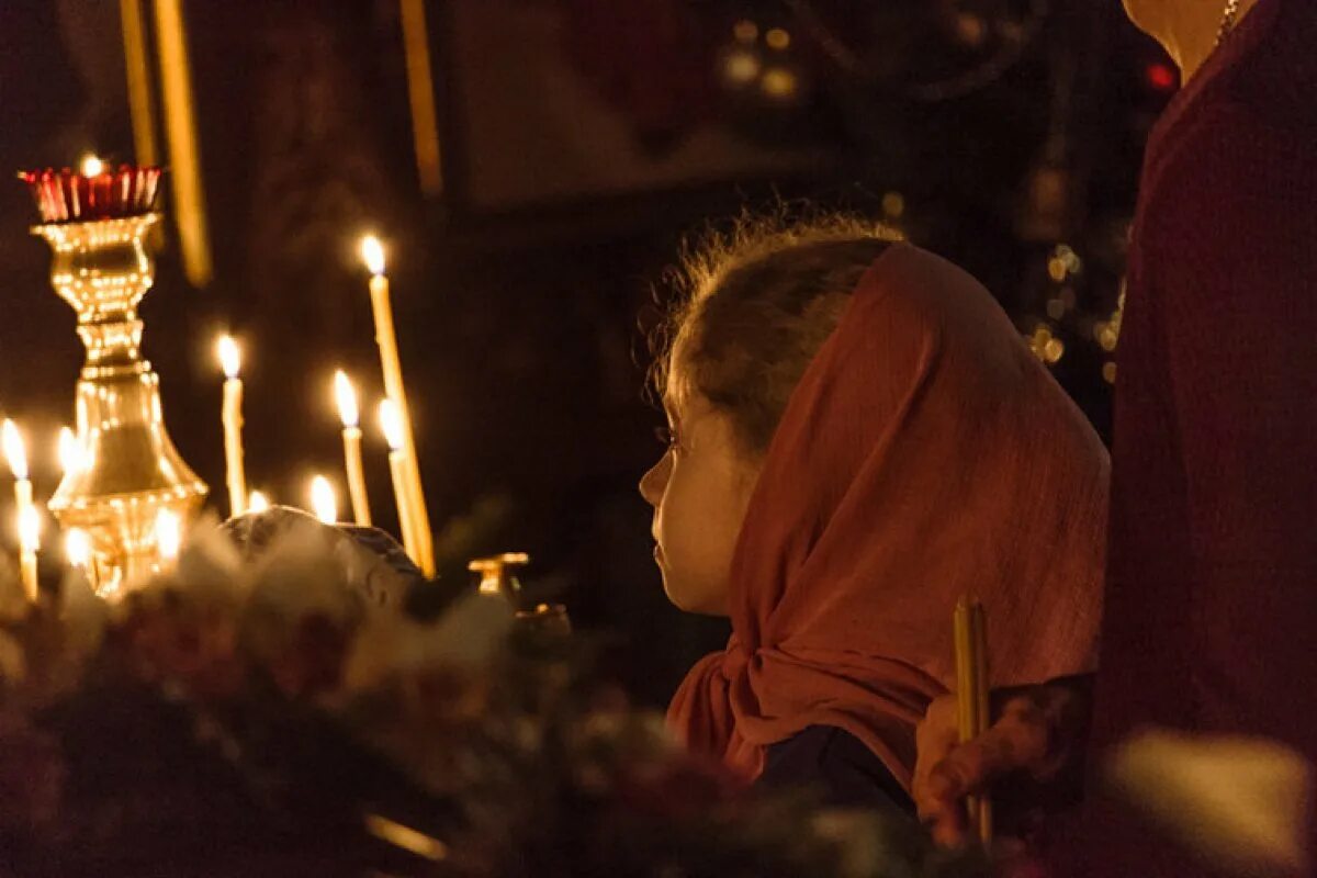 Панихида по усопшим. Заупокойный канон в храме. Радоница. Радоница выходной. Радоница на кладбище.