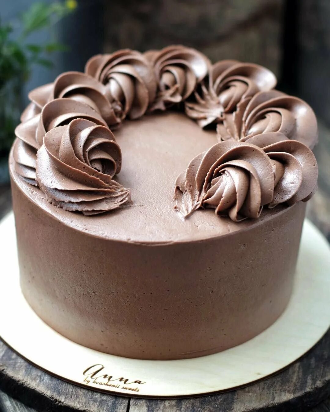 Крем для шоколадных коржей. Украшение торта. Шоколадный торт. Украшаем торт. Красивое украшение торта.