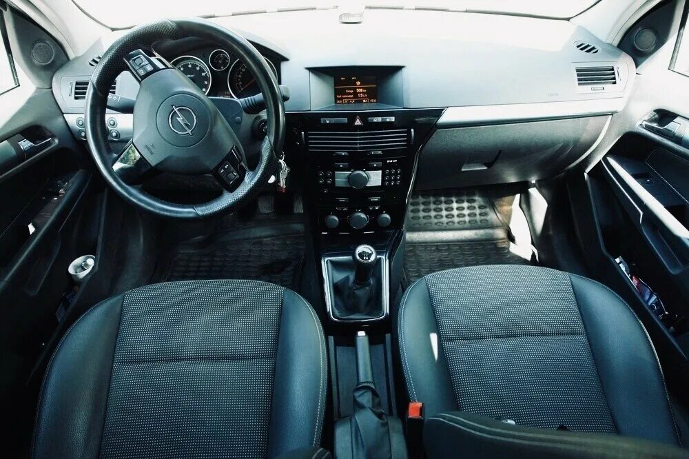 подвеска опель астра gtc 2014. Opel astra 2007 хэтчбек салон. Opel astra h 2007 салон. 6 115 л. Opel astra h безопасность.