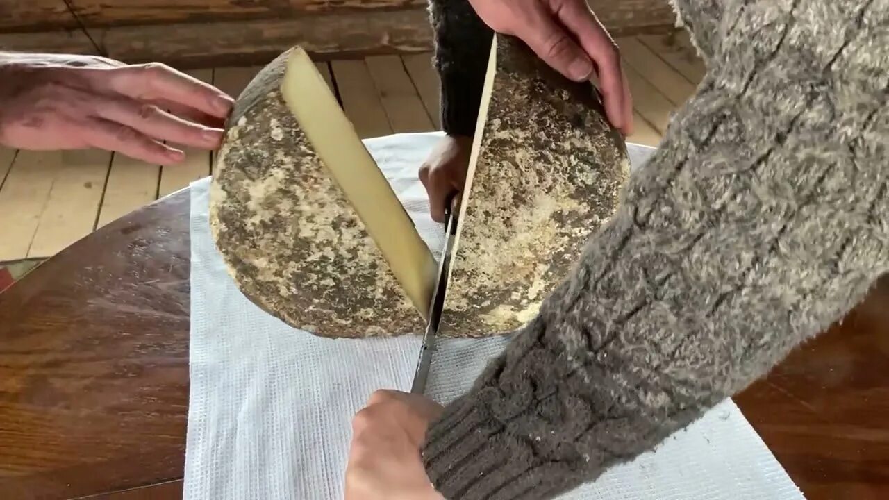 Стерлигов дом. Сыр стерлигова. Сыр стерлигова. Деревня слобода германа стерлигова. Погреб стерлигов.