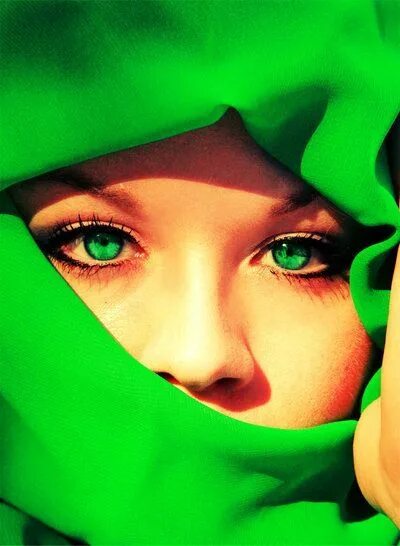 Фото зеленых глаз у женщин Jump The Next Train (Kyan / Albert Remix) Young Parisians Shazam