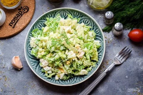 Жареная пекинская капуста с курицей