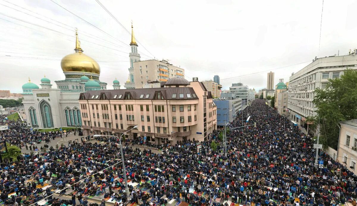 Когда ураза байрам в 2024 в москве. Ураза байрам в Москве. Праздник Курбан байрам в Москве. Ураза-байрам 2022 Москва.