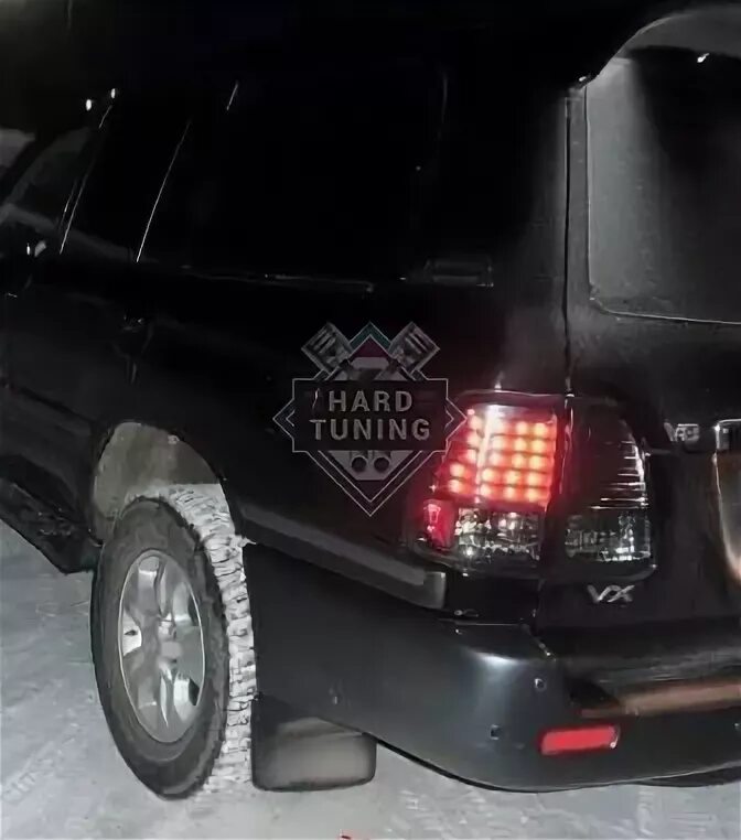 Задние фонари ленд крузер 100. Toyota land cruiser 100 тонировка задних фонарей. крузак 100 задние фонари от лх. фонари на ленд крузер 100 американец. ленд крузер 100 закатать задний стопарь.