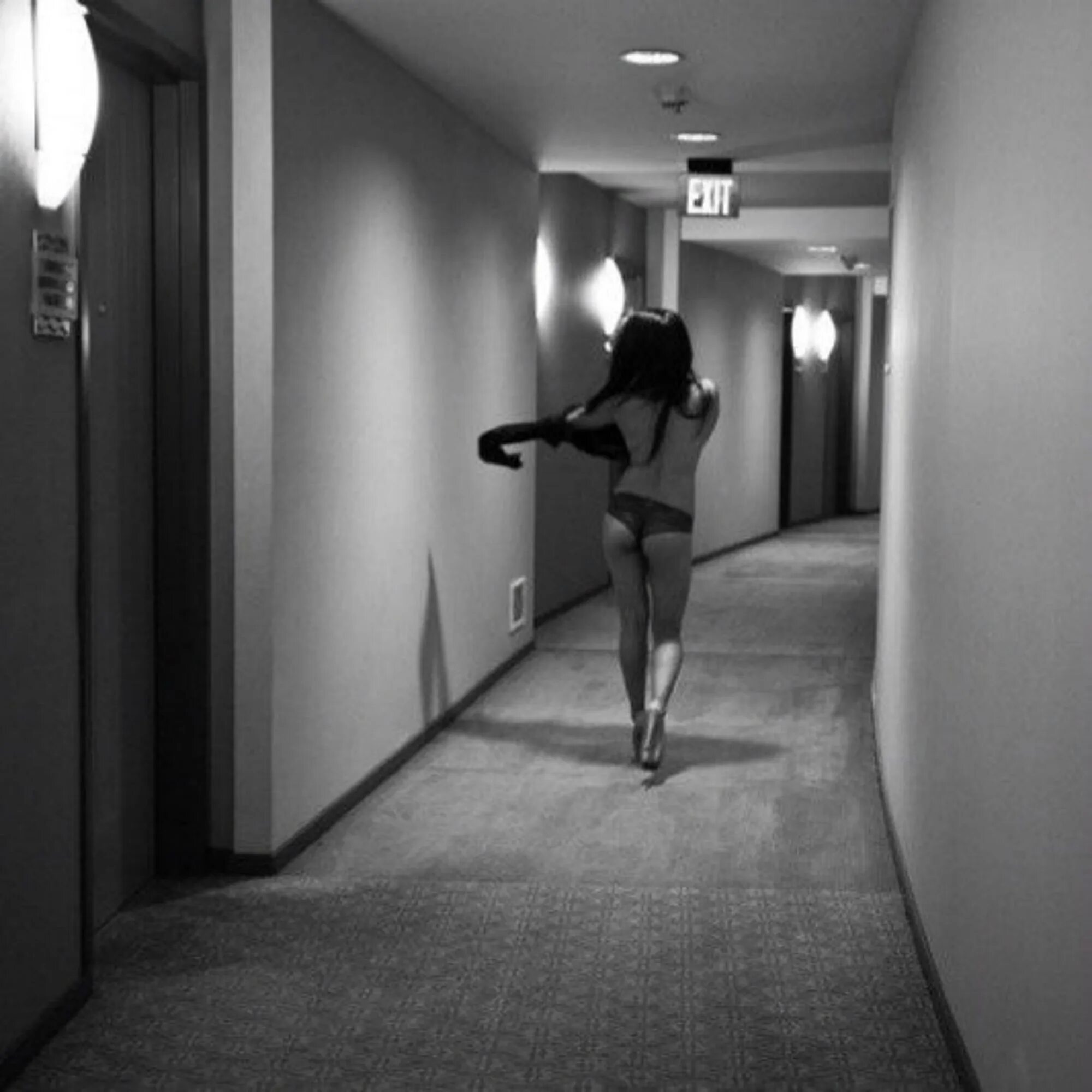 Я очень боюсь тебя потерять. Испачканный салон такси фото. Обозлённая на жизнь. Ты слишком боишься замараться. Ты слишком боишься замараться.