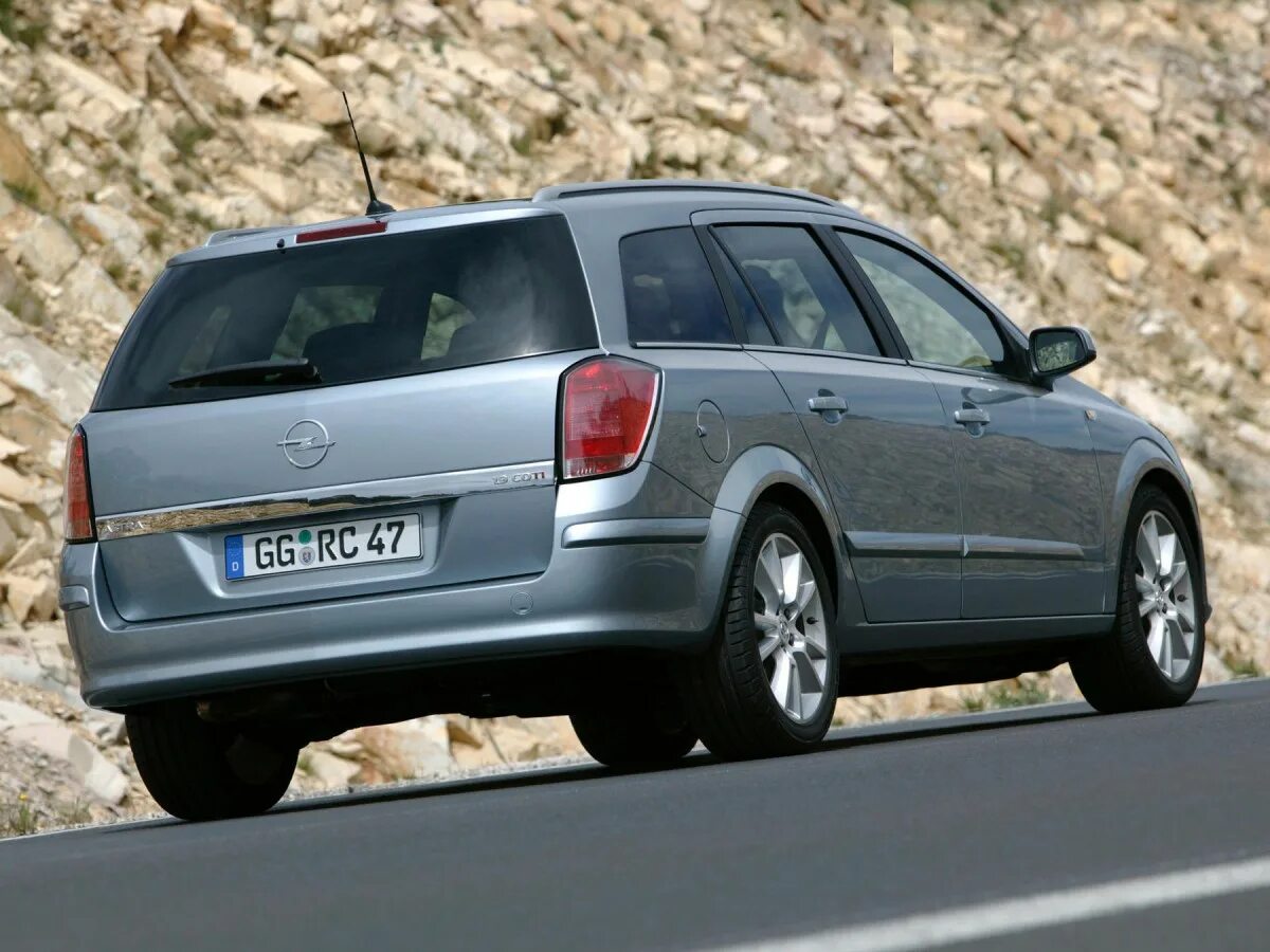 Опель вектра караван. Opel Astra Caravan 2007. Opel Astra Station Wagon. Opel Astra 2005 универсал.