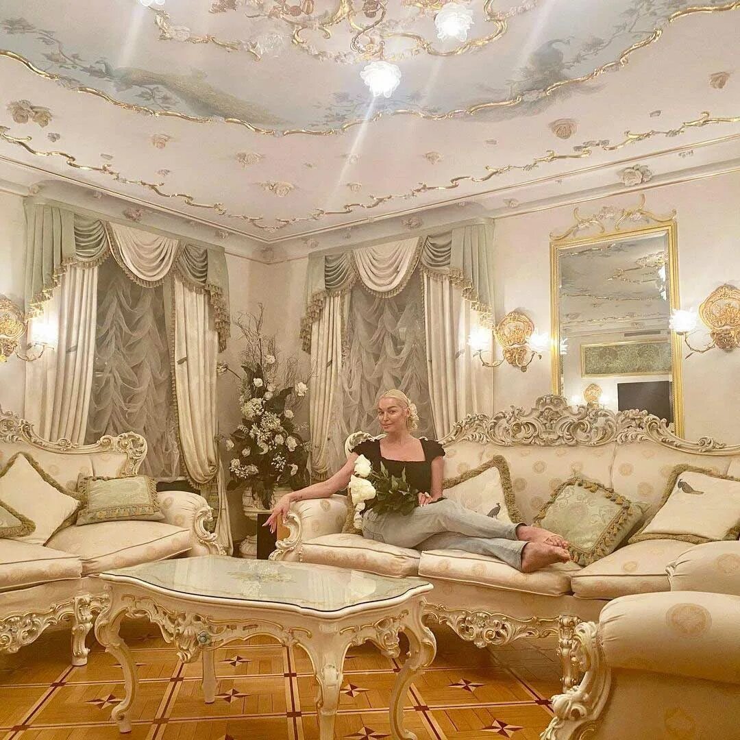 особняк анастасии волочковой. дом волочковы. дом анастасии волочковой новахово. особняк градского в новоглаголево. дом волочковы.