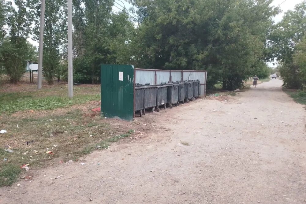 2. Контейнерная площадка кп-2. Контейнерные площадки волгоград. Трехосная контейнерная площадка. Контейнер для сухих отходов 0,9.