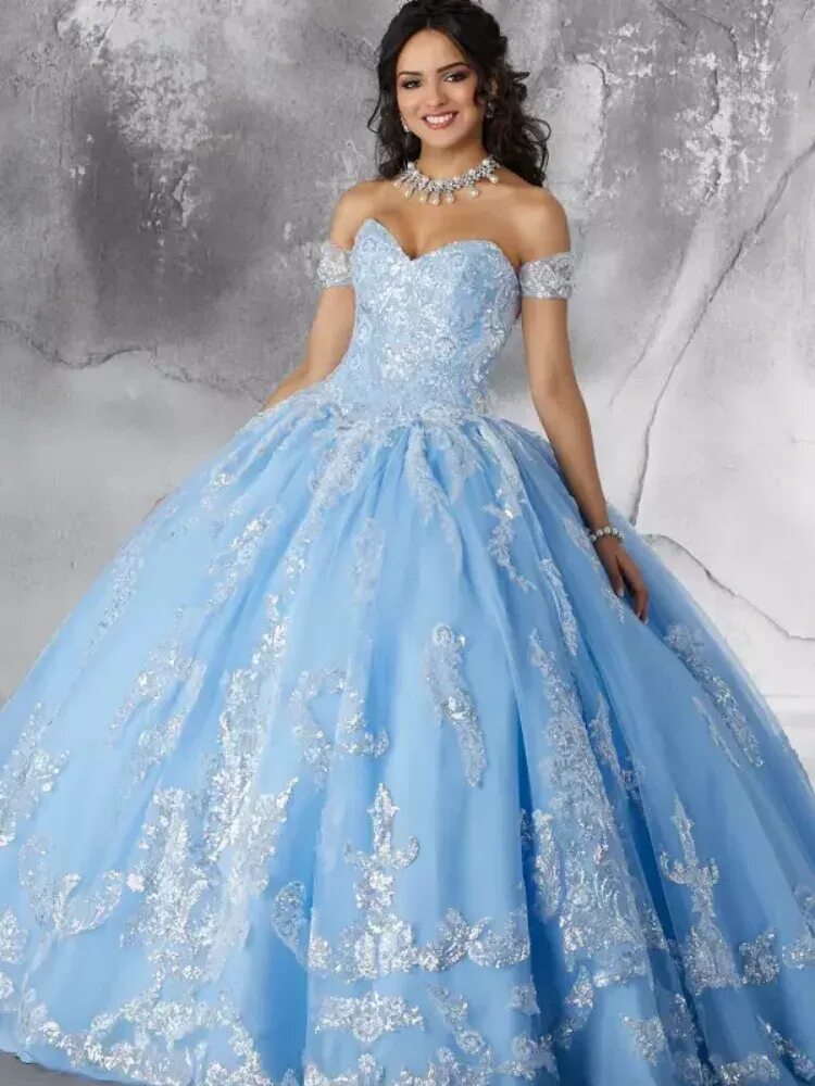 Принцесса в пышном платье. Кинсеаньера платье. бальные платья quinceanera style 2025. пышные платья. бальное платье для девушки.