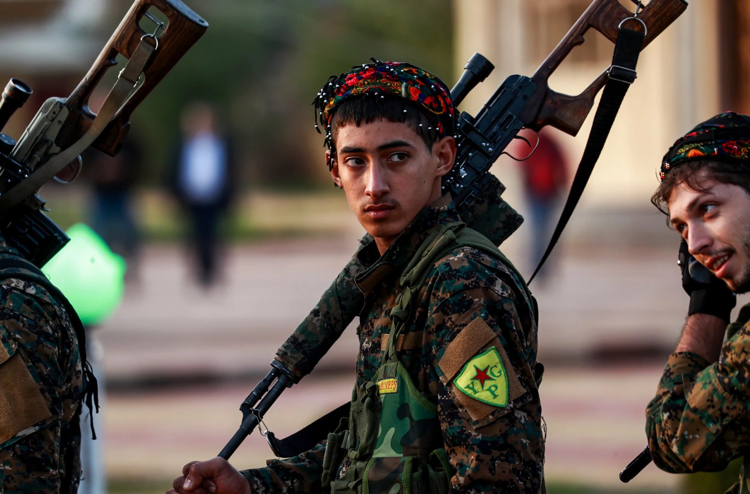 YPG курды. Курды внешность. Курды мужчины. Сирийцы внешность. Курд алей