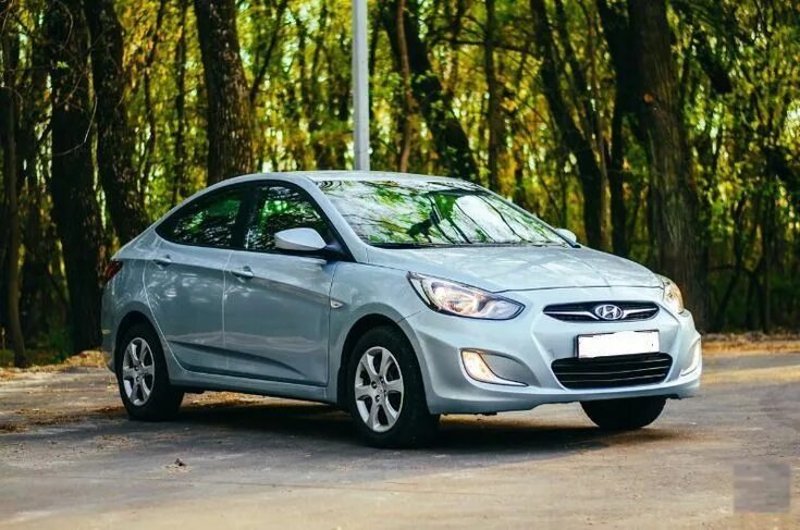 Хендай акцент 2011. Hyundai Accent 2011. Hyundai Accent 2011 конц. Хендай акцент 2011 осень. Нюндай акцент серый.