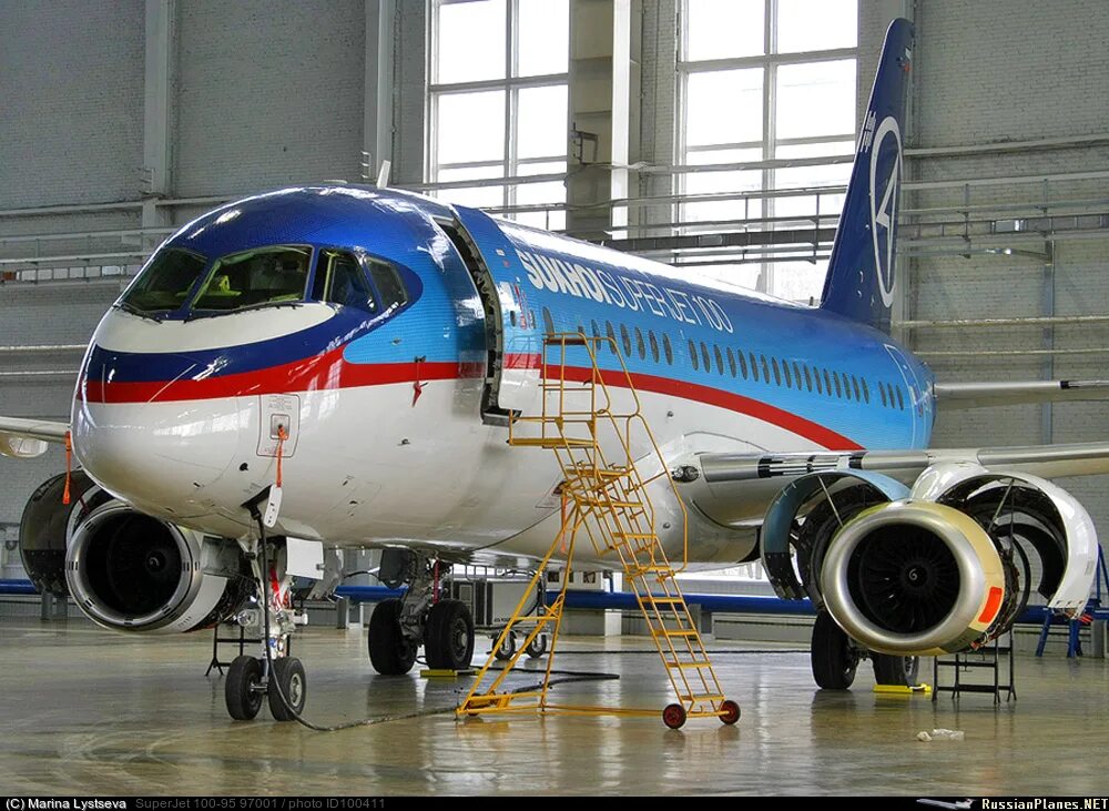 Суперджет последние новости. Sukhoi Superjet 100. SSJ-100 самолет. Superjet 100 ГСС. Сухо1 Суперджет 100.