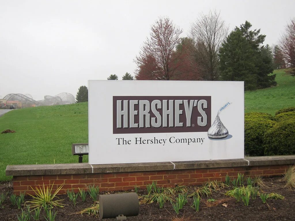 The hershey company. Hershey foods. Hershey здание. The Hershey Company продовольственные компании.
