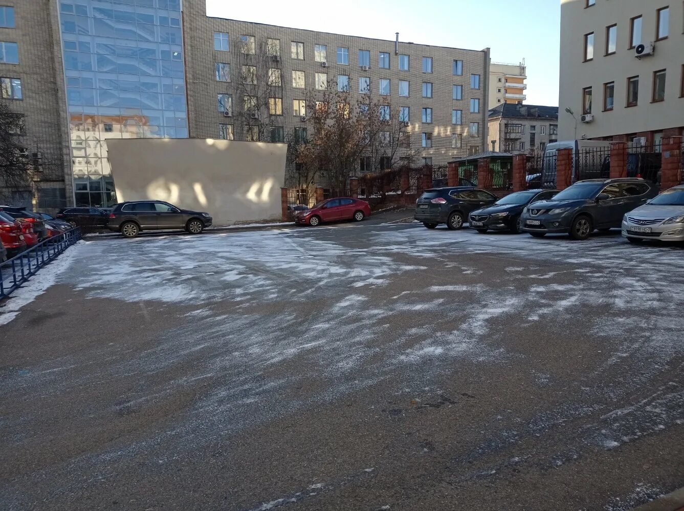 Проспект независимости 34 минск парковка рядом. Парковочную минск. Парковочная касса. Парковочную минск. Скрыганова 16.