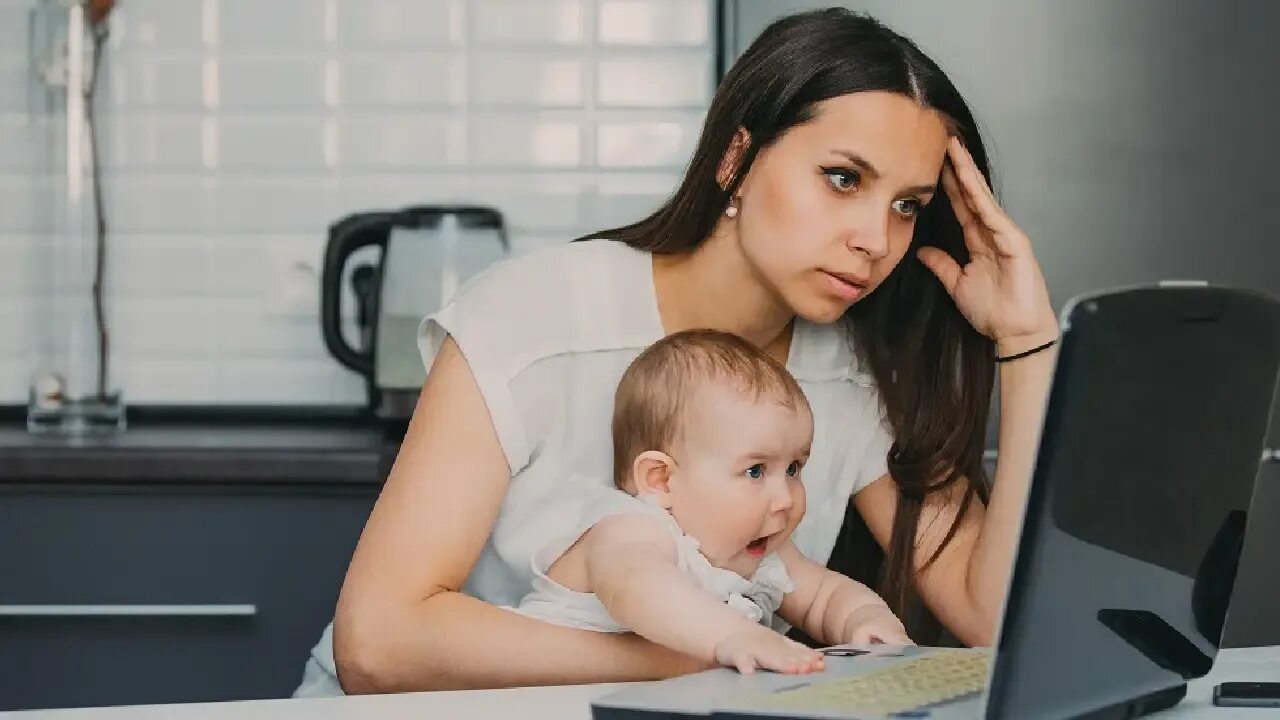 Ваша мама дома. Мама в декрете. Работа в декрете на дому. Заработок на дому. Маникюр для мамочек в декрете.