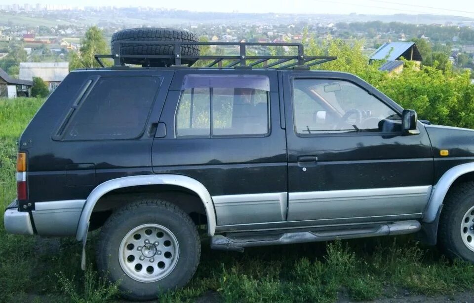 Купить террано бу на авито. Ниссан Террано 90. Nissan Terrano 2 багажник. Nissan Terrano 1994 багажник на крышу. Nissan Terrano 90х.