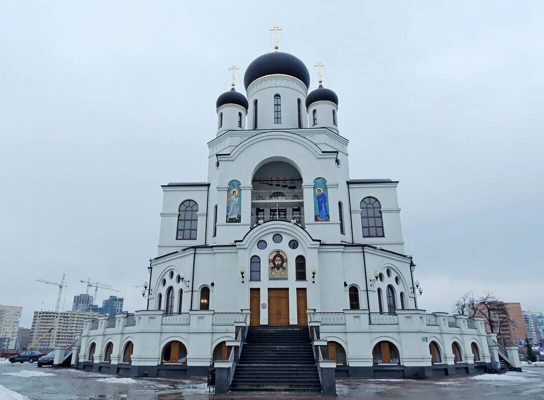 Храм рождества христова, мытищи, новомытищинский проспект, 6. Храм рождества христова, мытищи, новомытищинский проспект, 6. Сквер у храма христа спасителя. Успенский собор одесса. Мытищи.