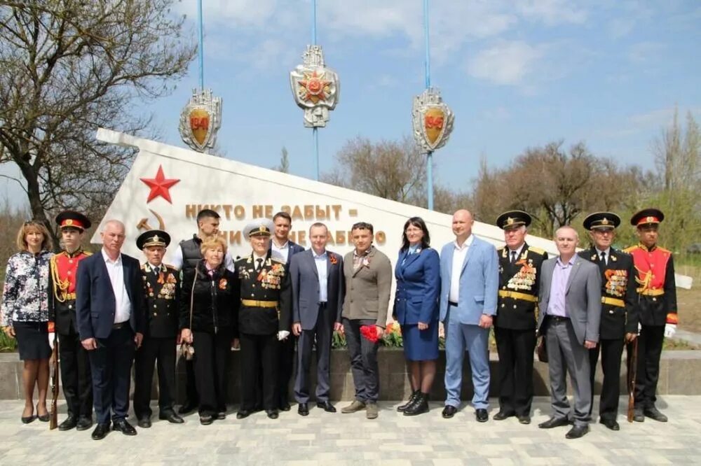 Подслушано гвардейск в контакте. Поселок Гвардейское Симферопольского района. Гарнизон Гвардейское Симферопольский район. Симферополь пгт Гвардейское. Гарнизон Гвардейское Симферопольский район аллея героев.