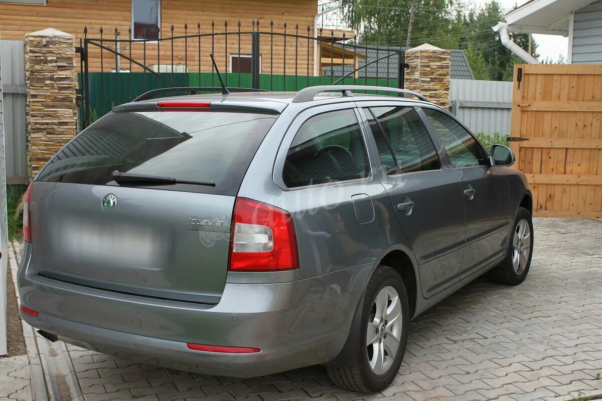 Универсал с пробегом. Skoda octavia 2011 универсал. шкода октавия универсал 2011. гкрда актавия универсал год 2011. шкода октавия универсал дизель 2011.