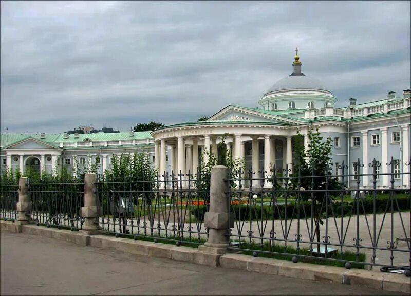 Москва какой огромный странноприимный. Странноприимный дом графа Шереметева. "Странноприимный дом" (институт Склифосовского). Институт Склифосовского («Странноприимный дом» графа Шереметева). Странноприимный дом в Москве Шереметьев.