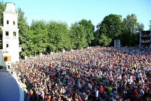 Вднх концерты 9 мая. Зелёный театр вднх. зеленый театр вднх концерт. зелёный театр вднх вместимость. зеленый театр вднх зал.