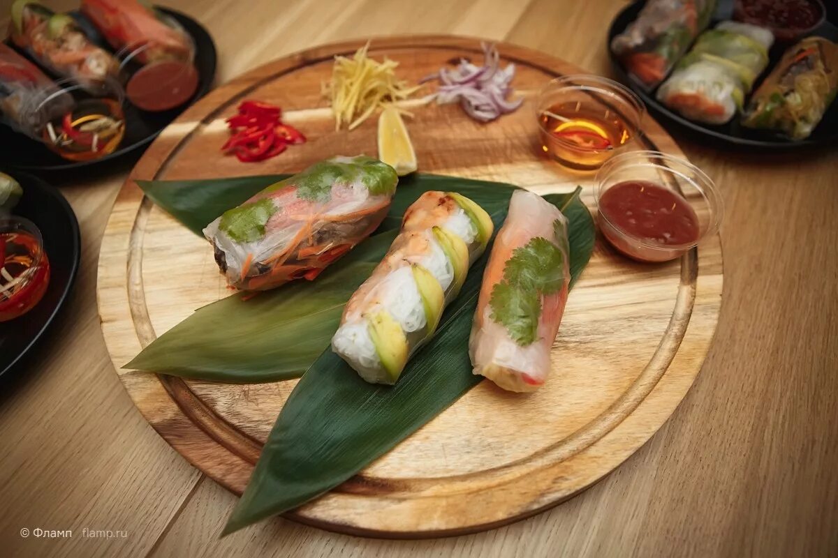 спринг роллы в москве. вьетнамские спринг роллы гой куон. спринг роллы. роллы блинчики спринг роллы. спринг роллы с креветками и манго.