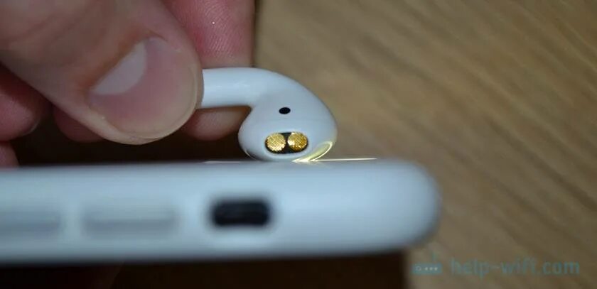 Один наушник стал тише другого. Honor Magic Earbuds левый наушник тише. Айрподс один наушник тише. Левый наушник тише правого. Тихо играют наушники айфон проводные.