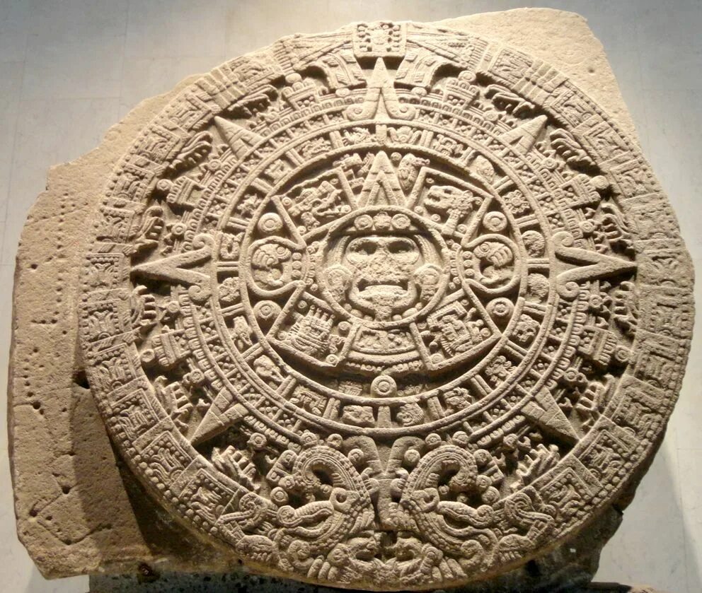 Камень солнца ацтеков музей Мехико. Камень солнца ацтеков. Солнечный камень ацтеков.