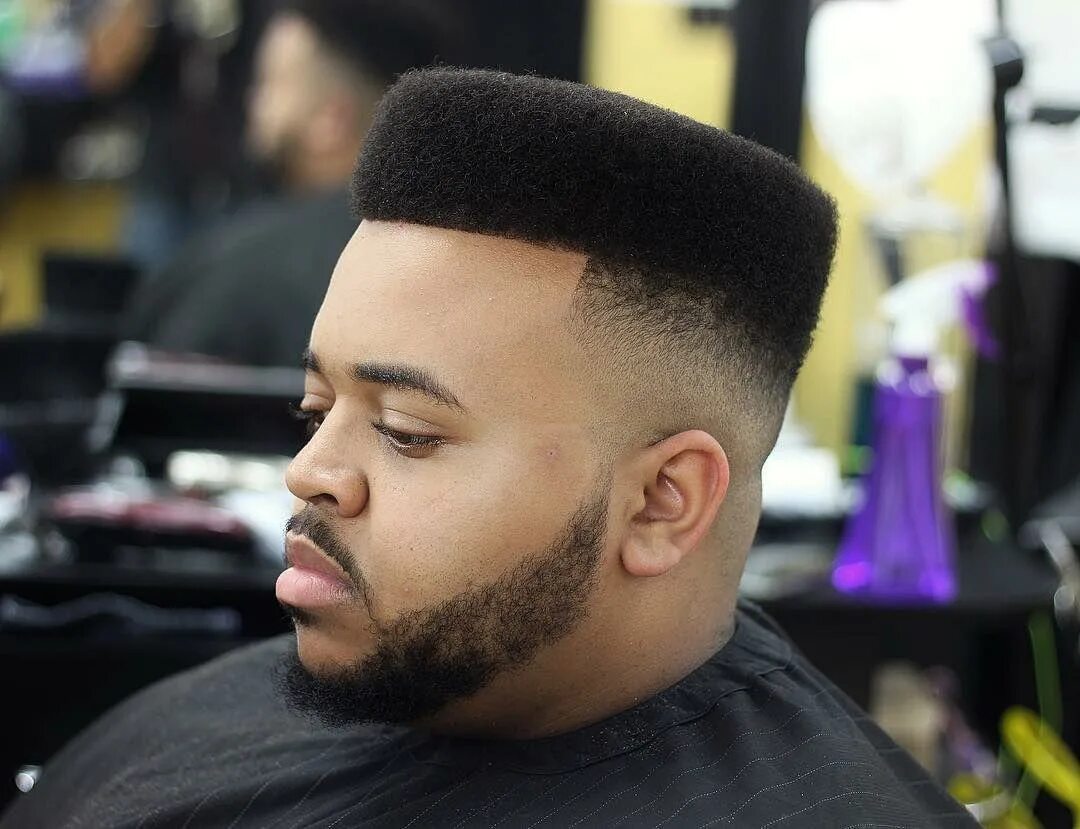 Прически для подростков. Стрижка платформа мужская. Сайко флэттоп. Флэттоп. Канадка стрижка flat top.