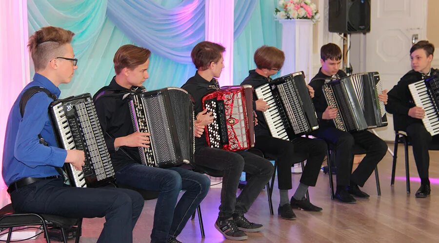 Центр ладо полевской. Ансамбли баянистов в дмш. музыкальная школа полевской. дети баянисты. отдел культуры полевской.