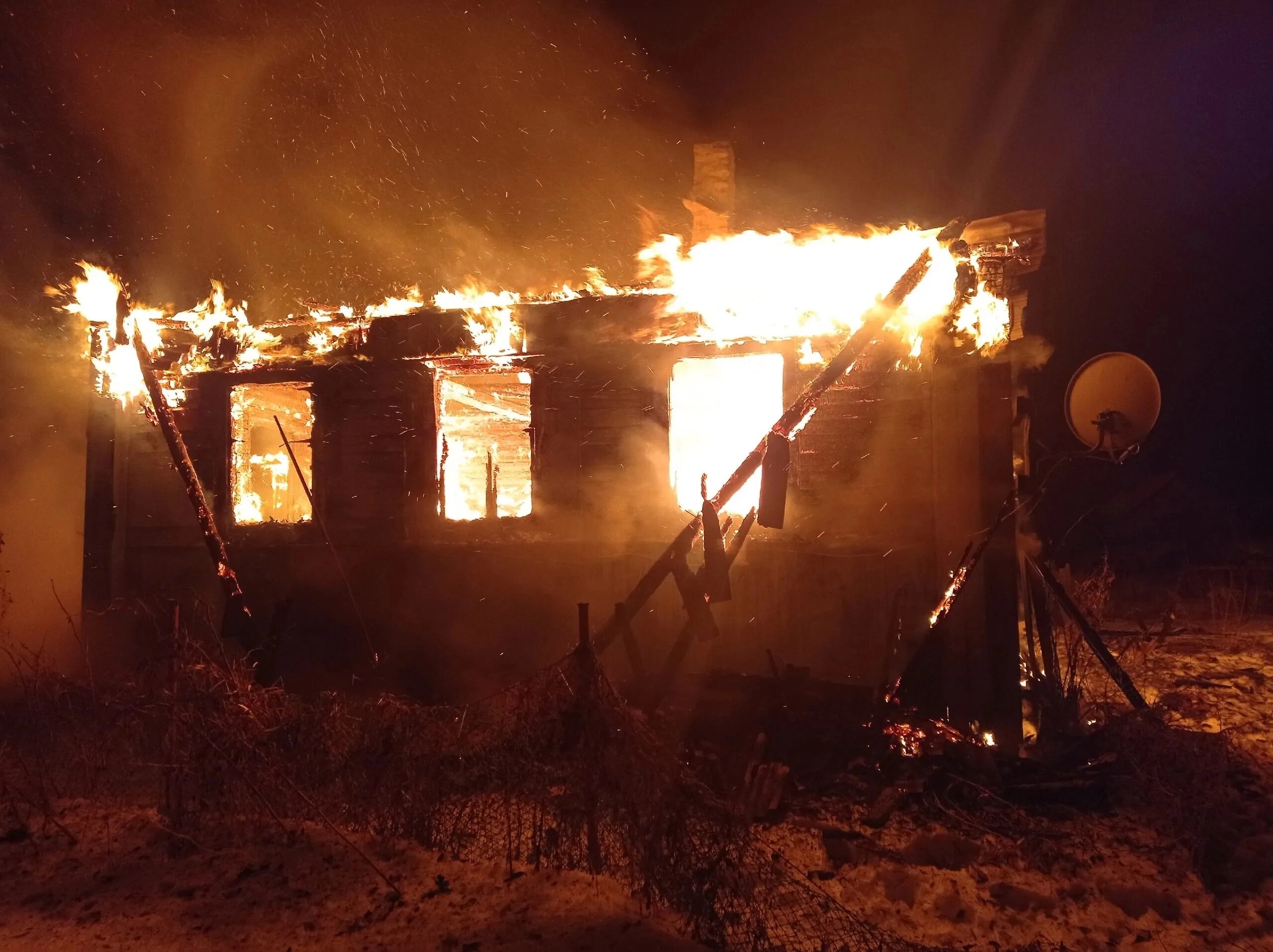 Новости пожар большой. Новости пожар большой. Сильный пожар. Пожар в воинской части долгопрудный. Пожар в большой мурте.