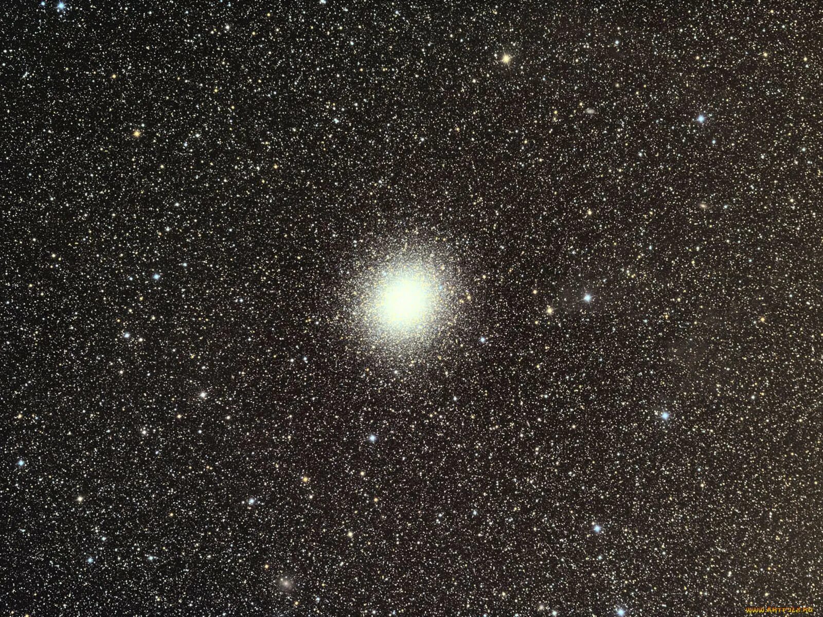 Омега Центавра (NGC 5139. Омега Центавра невооруженным. Проксима Центавра звезда в телескоп. Планета Omega Centauri
