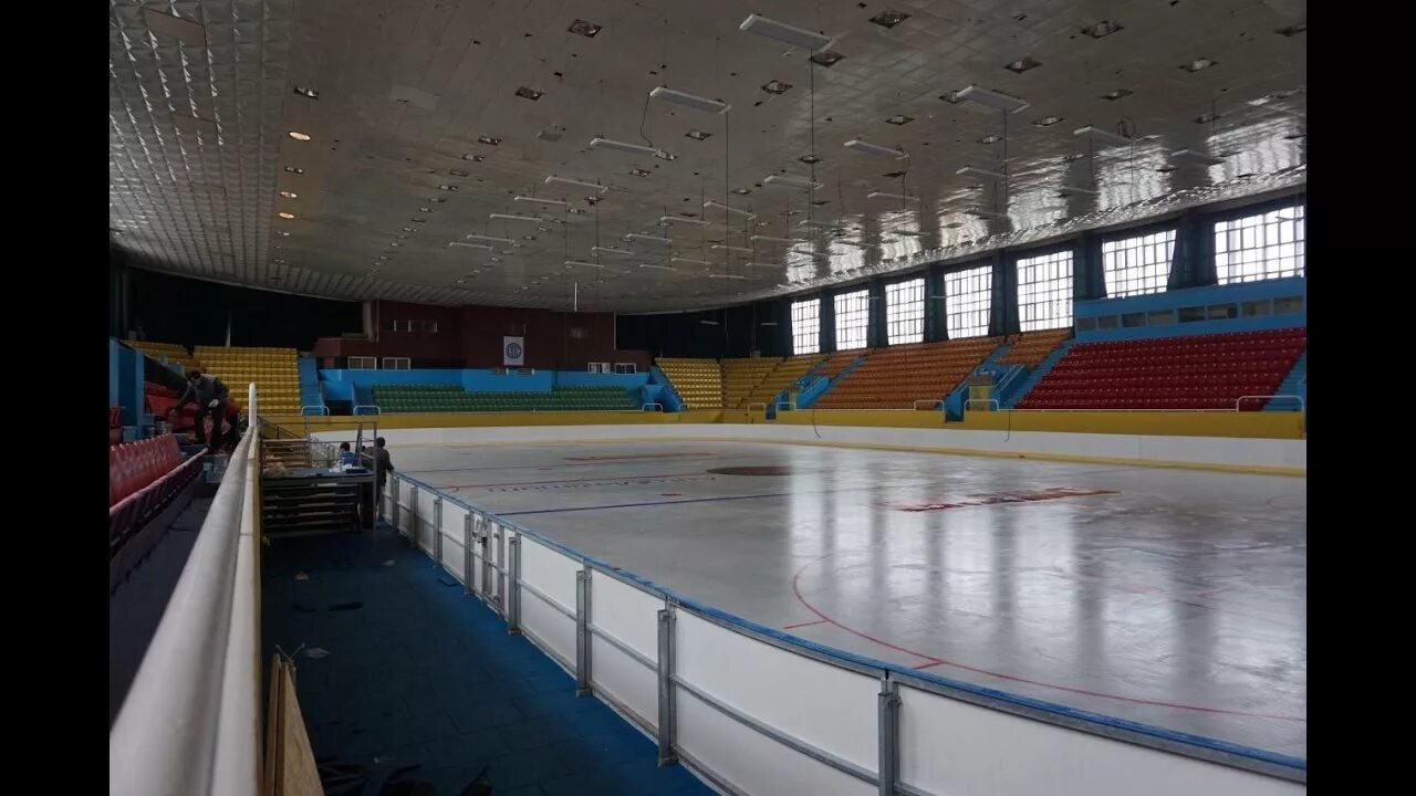 Скк ледовый дворец самара. Дворец спорта казань московская улица. Дворец спорта им высоцкого в самаре. Дворец спортивных игр зенит. Спорткомплекс олимп краснодар.