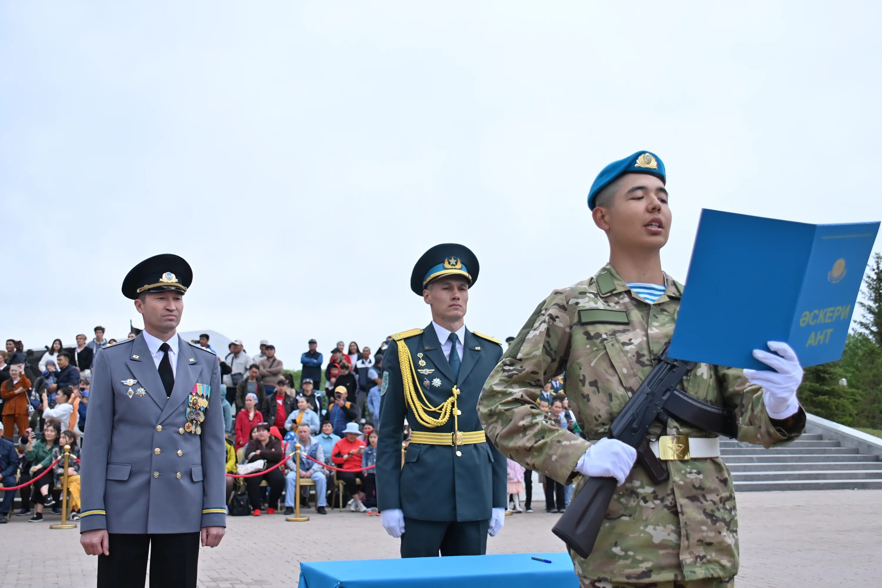 Ghbczuf DC HR. Военная присяга Казахстана. Присяга в армии Казахстана. Военная форма Казахстана. Служба в армии в казахстане